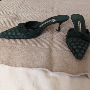 Manolo Blahnik shoes in green sued polkadot with suede heel